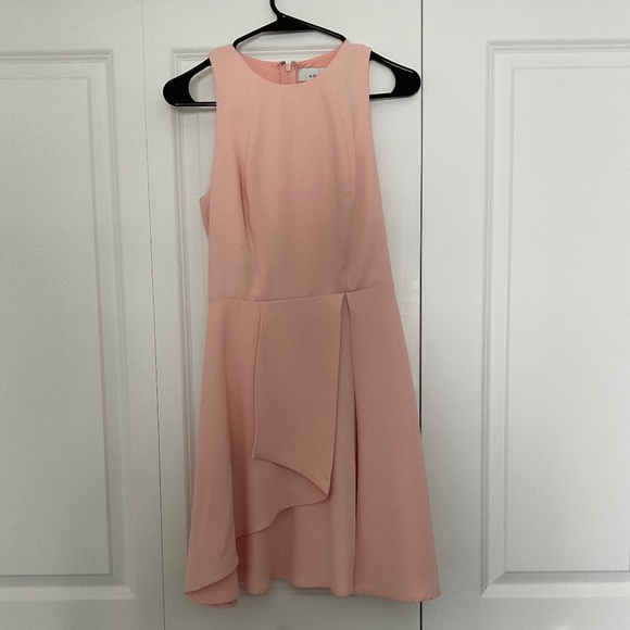 Adelyn Rae Dresses & Skirts - ADELYN RAE peach mino dress size XS